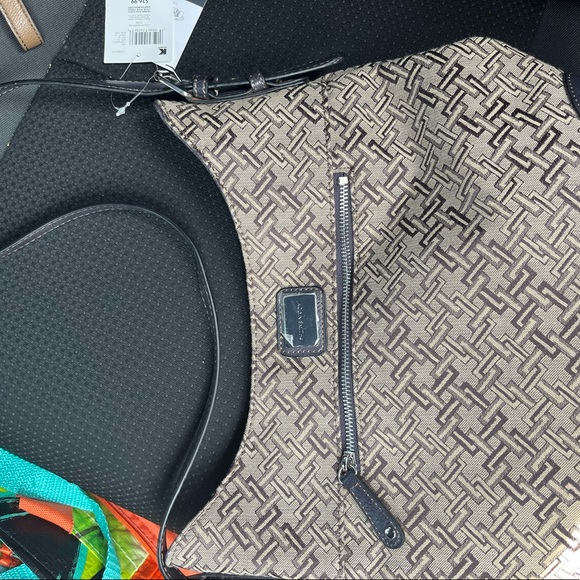 Jaclyn Smith Handbags - NWT Jaclyn Smith Brown Patterned Handbag with in purse wallet and umbrella